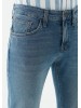 Мужские джинсы Mavi, скіні, блакитного цвета с середней посадкой.