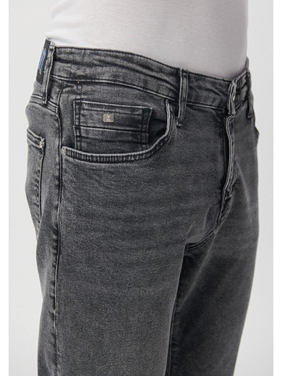 Чоловічі джинси Mavi сірого кольору з середньою посадкою і вузьким фасоном