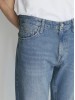 Чоловічі джинси Mavi вузькі внизу блакитного кольору з середньою посадкою