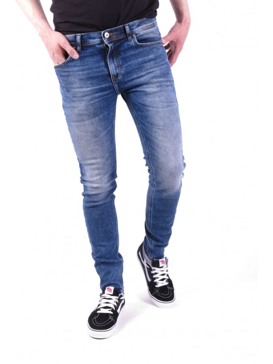 Мужские джинсы LTB средней посадки и скіні фасона, блакитного цвета.
