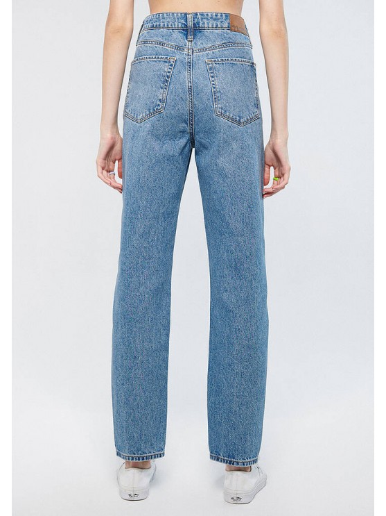 Жіночі джинси від Mavi: висока посадка, блакитний колір та мом-фасон