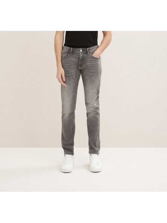 Мужские джинсы Tom Tailor с посадкой на среднюю талию и завуженным фасоном, цвет - серый.