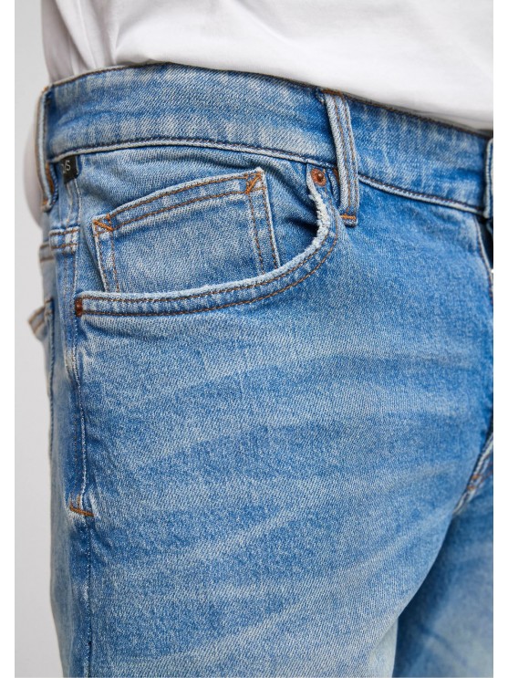 Мужские джинсы s.Oliver, цвет блакитный, посадка середняя, фасон завуженный.