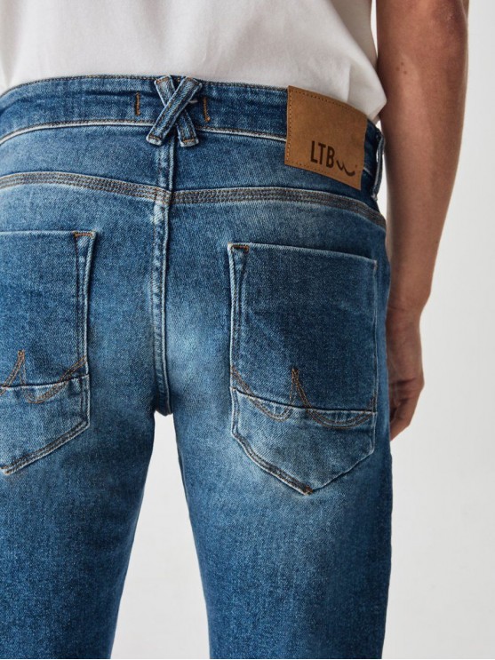 Стильні чоловічі джинси від LTB з низькою посадкою та завуженим кроєм