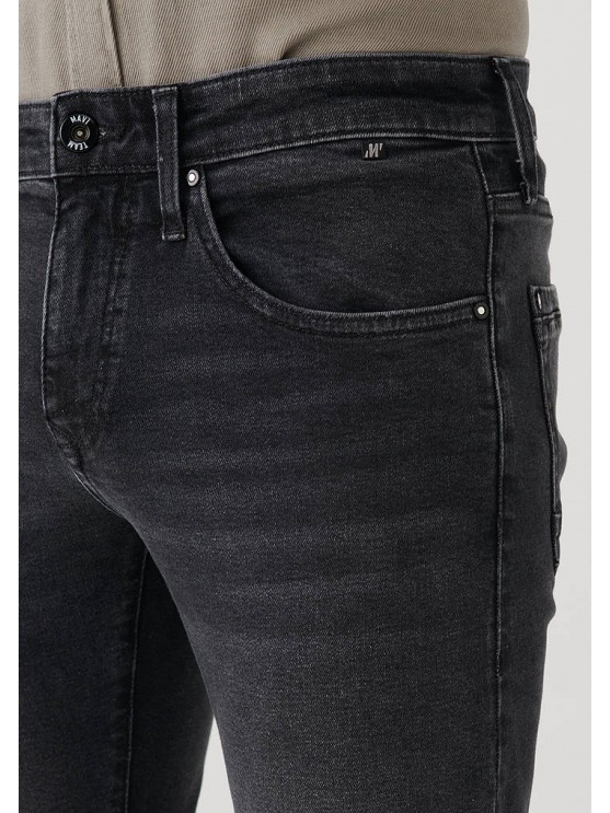 Чоловічі джинси Mavi середньої посадки, скіні, сірого кольору.