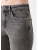 Женские джинсы Mavi с высокой посадкой и фасоном mom, цвет сірі