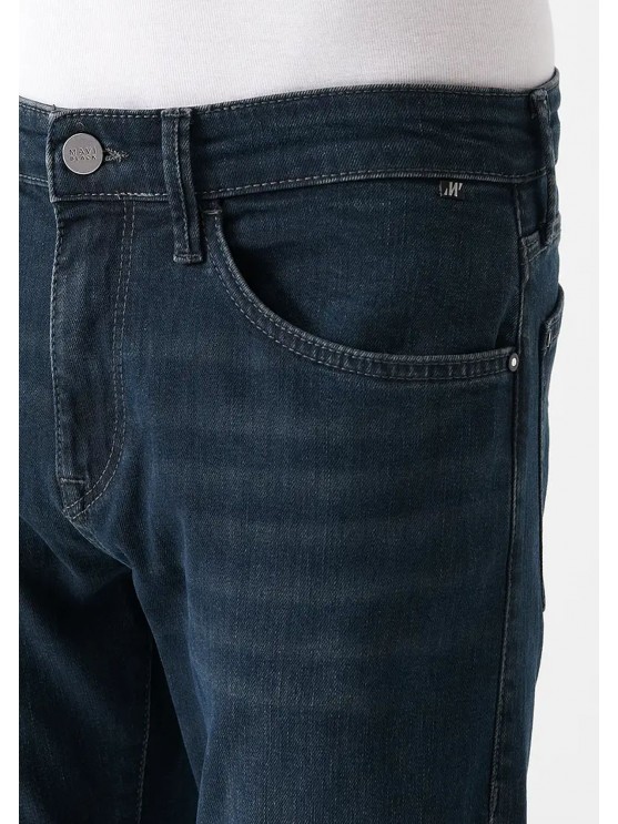Мужские джинсы Mavi синего цвета с завуженным фасоном и средней посадкой