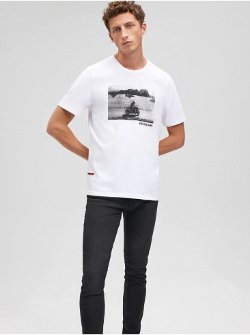 Brighten up your wardrobe with Mavi t-shirt 0611914-620 - white print design