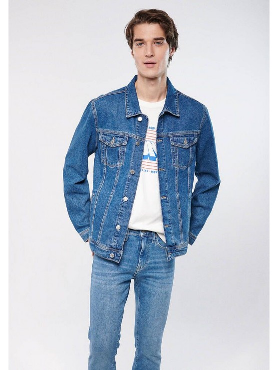 Чоловіча джинсова куртка від Mavi: синього кольору.