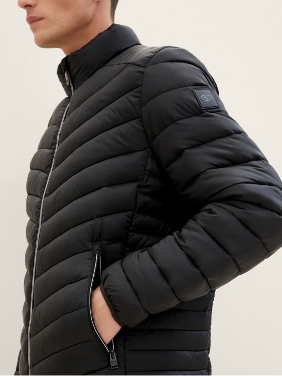 Чоловіча куртка від Tom Tailor, чорного кольору для осінньо-весняного періоду