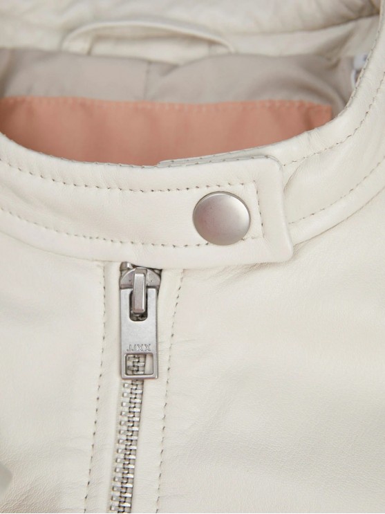 Женские куртки из экошкуры белого цвета от JJXX: осенне-весенняя коллекция