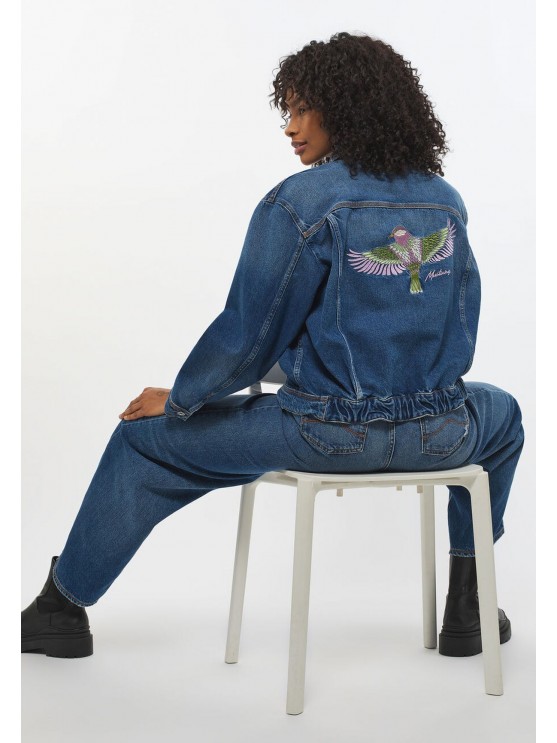 Жіноча джинсова куртка від Mustang, синього кольору.