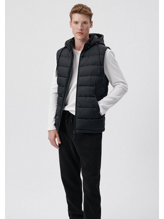 Mavi's Black Vest - Stylish Addition to Men's Wardrobe