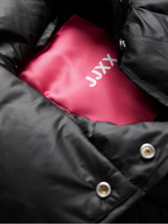 Женские куртки JJXX в черном цвете для зимы