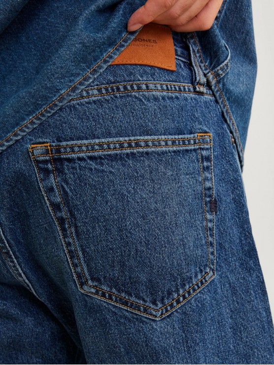 Чоловічі джинсові шорти від Jack Jones в синьому кольорі з широким кроєм
