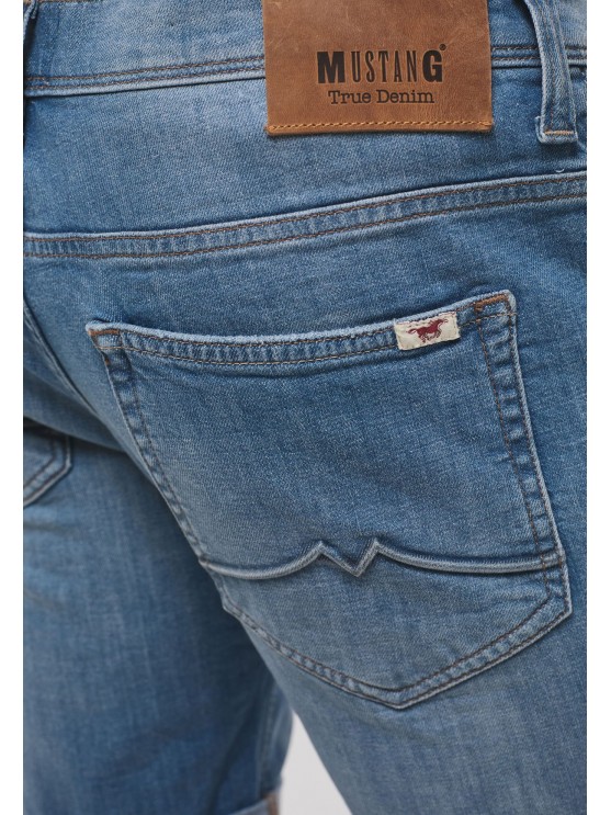 Мужские джинсовые шорты Mustang блакитного цвета