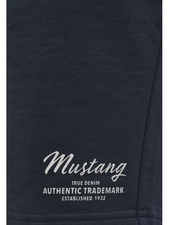 Чоловічі трикотажні сині шорти від бренду Mustang