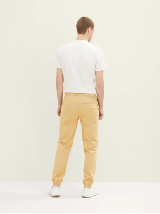 Мужские штаны чиноси Tom Tailor желтого цвета